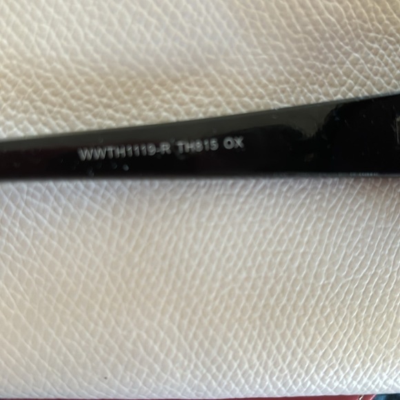 Tahari Butterfly Oversized Sunglasses Shiny Black Frame Smoke Gradient Lens - Picture 8 of 8